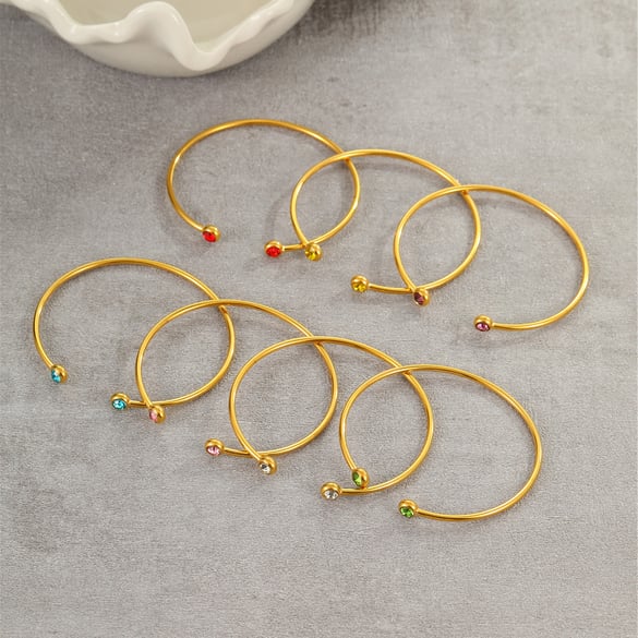 1 Paar Simple Series Tägliche geometrische Edelstahl Gold Farbe Damen Manschette Armbänder