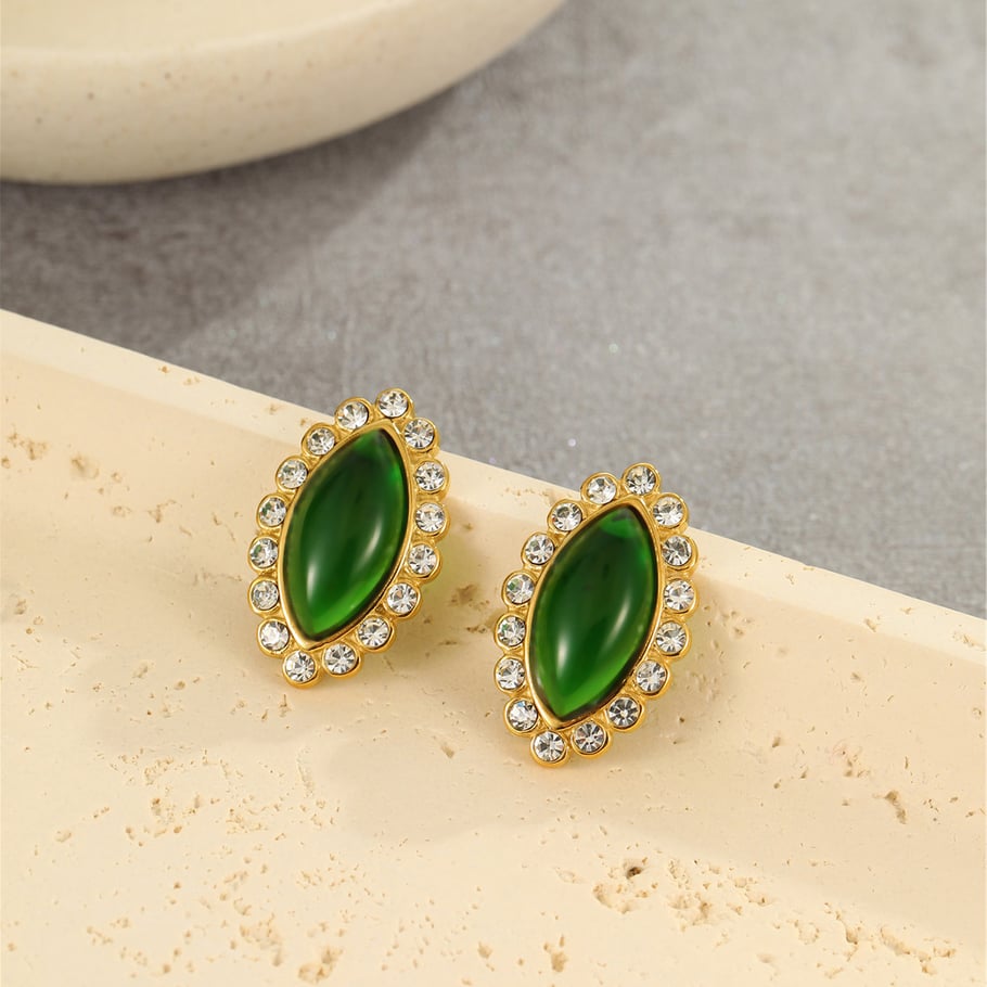 Luxurious Retro Geometric Stainless Steel Women's Stud Earrings Picture4