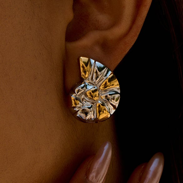 1 Pair Fashionable Shell Stainless Steel Gold Color Women's Stud Earrings 2