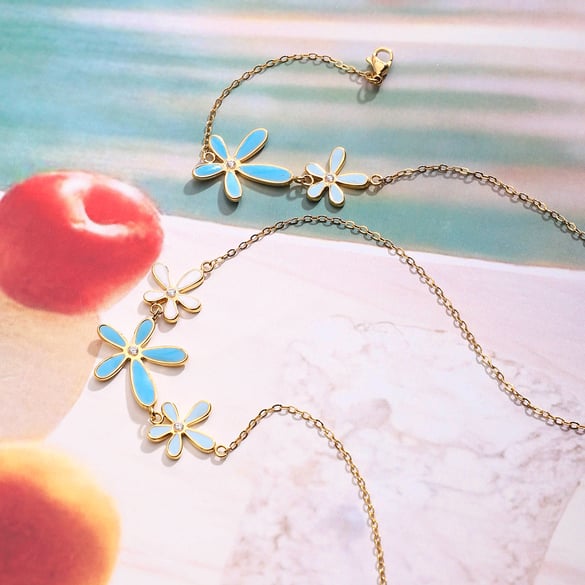 1 Piece Delicate Flower Stainless Steel Gold Color Women's Pendant Necklaces 2