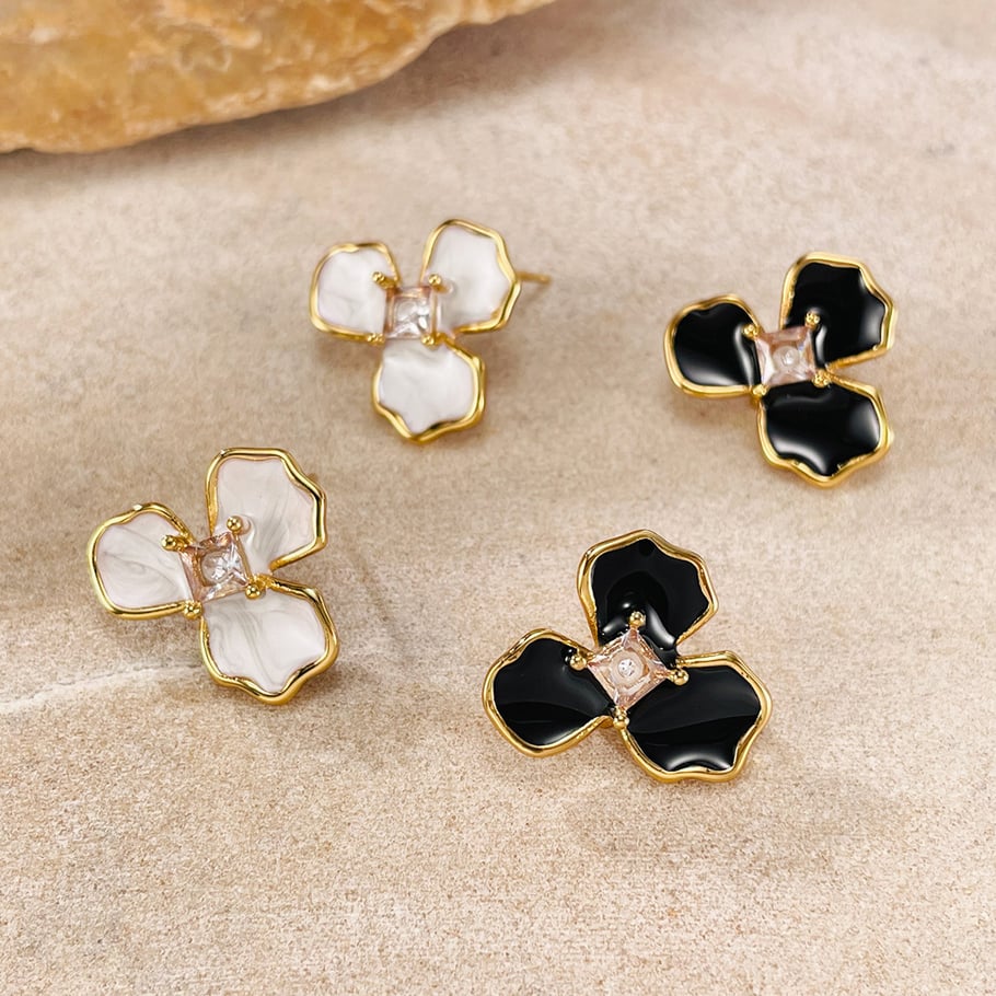 1 paire de boucles d&#39;oreilles à tige en acier inoxydable doré pour femme, série simple, style décontracté, motif fleur Image3