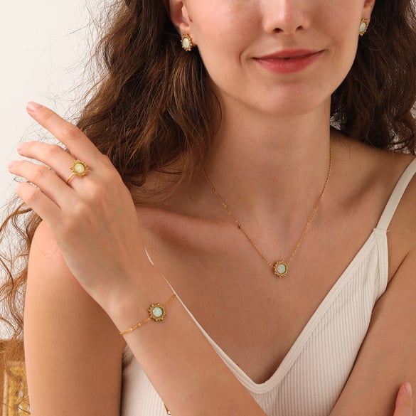 Luxurious  Elegant Sun Stainless Steel   Gold Color Necklaces Display Set 2