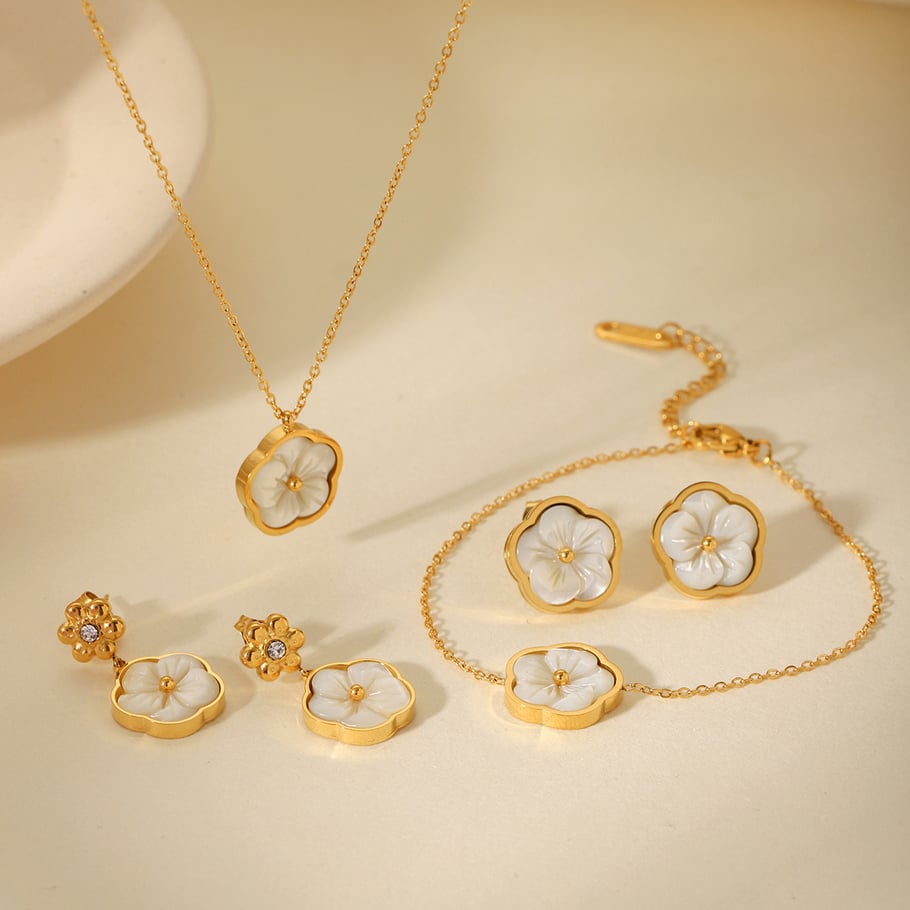 Daily Clover Stainless Steel Gold Color Shell Women's Chain Bracelets Picture3