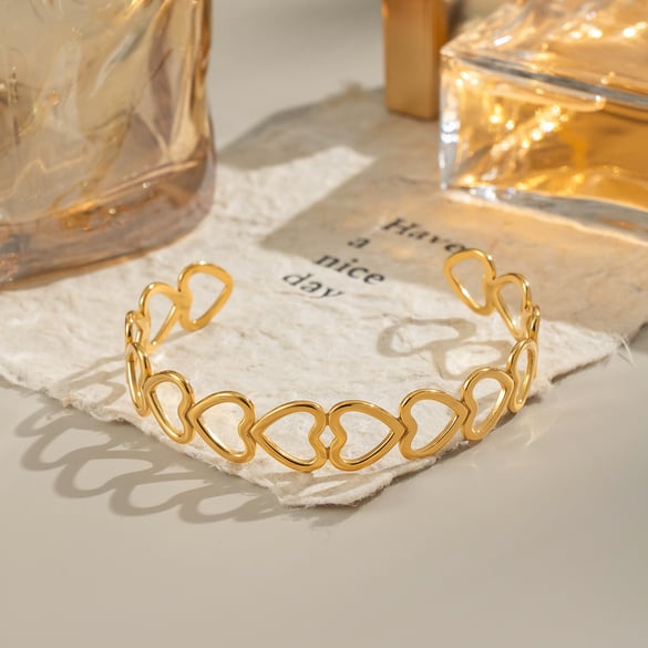 1 Piece Classic Heart Stainless Steel Gold Color Cuff Bracelet 2