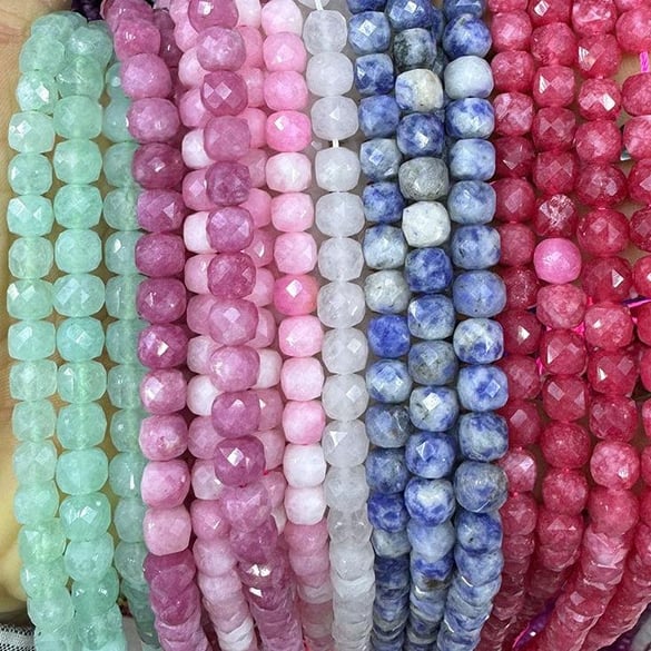 1 chaîne de perles de bijoux en pierre naturelle carrée de la série Shining (DM : 8 x 8 mm)