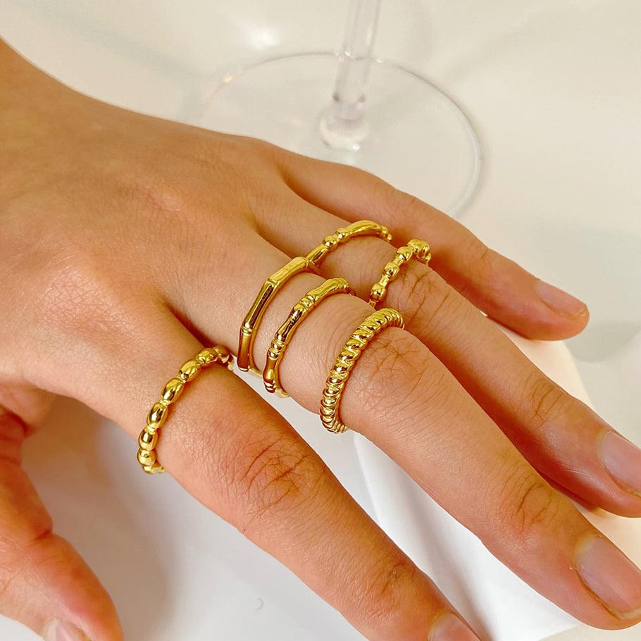 1 anello minimalista in acciaio inossidabile color oro Immagine2