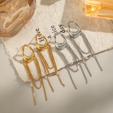 1 paio di orecchini pendenti con nappe color oro h5 Immagine3