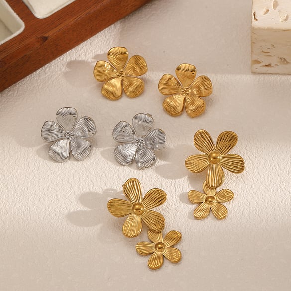 1 Pair Retro Flower Stainless Steel Gold Color Stud Earrings