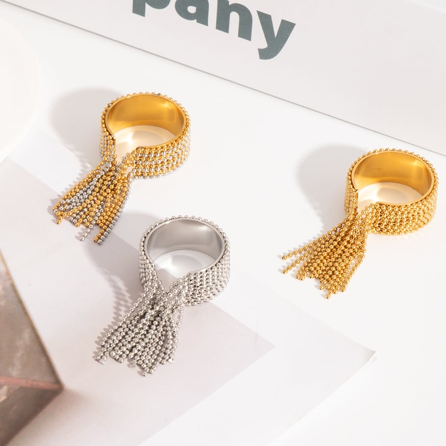 1 anello con nappa in acciaio inossidabile color oro Immagine2