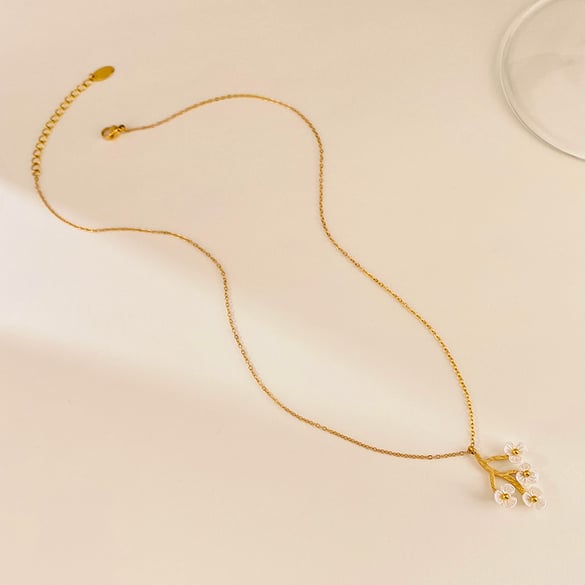 1 Piece Delicate Flower Stainless Steel Gold Color Women's Pendant Necklaces 2