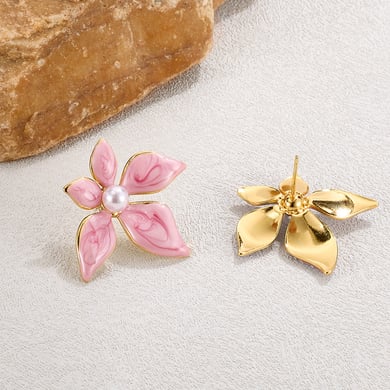 1 paio di orecchini a bottone da donna in acciaio inossidabile color oro con fiori policromi h5 Immagine5