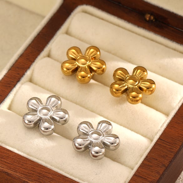 1 paire de boucles d&#39;oreilles à tige en acier inoxydable couleur or avec fleur 2