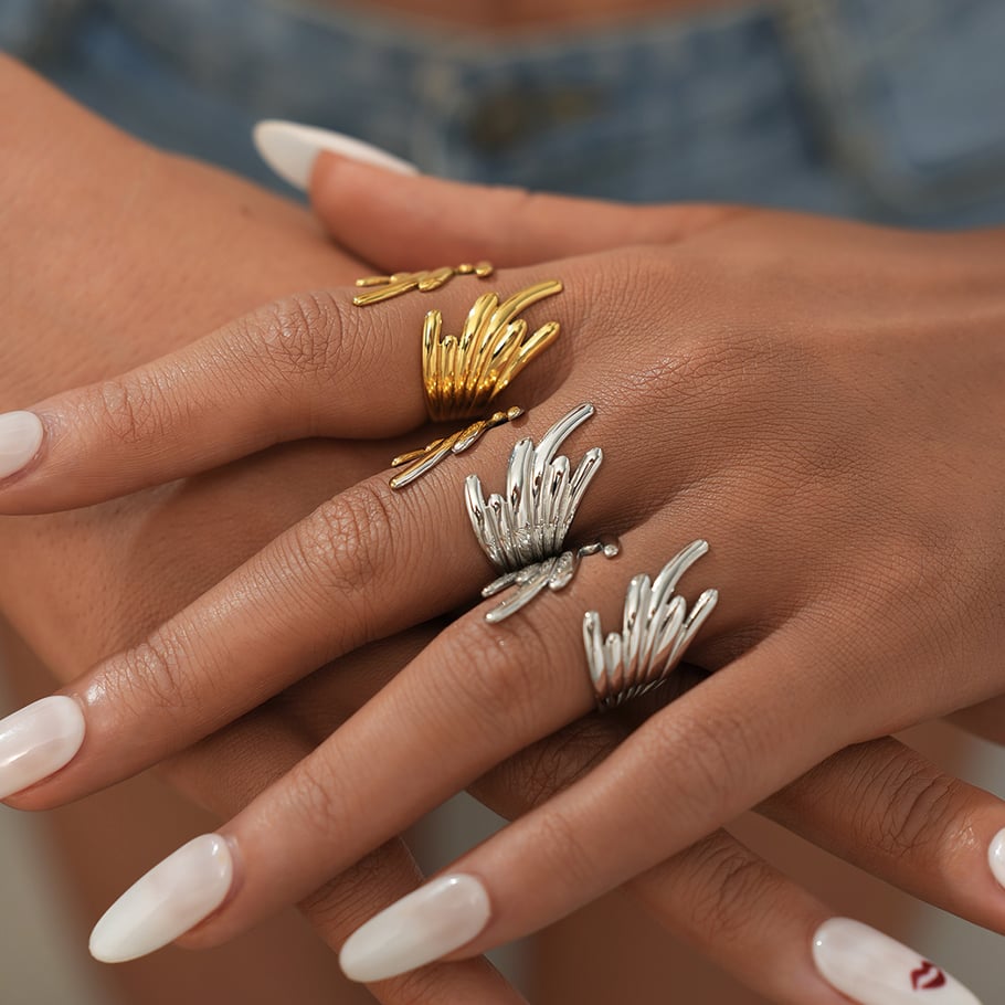 Anillos llamativos de acero inoxidable dorado con alas casuales de 1 pieza Imagen3