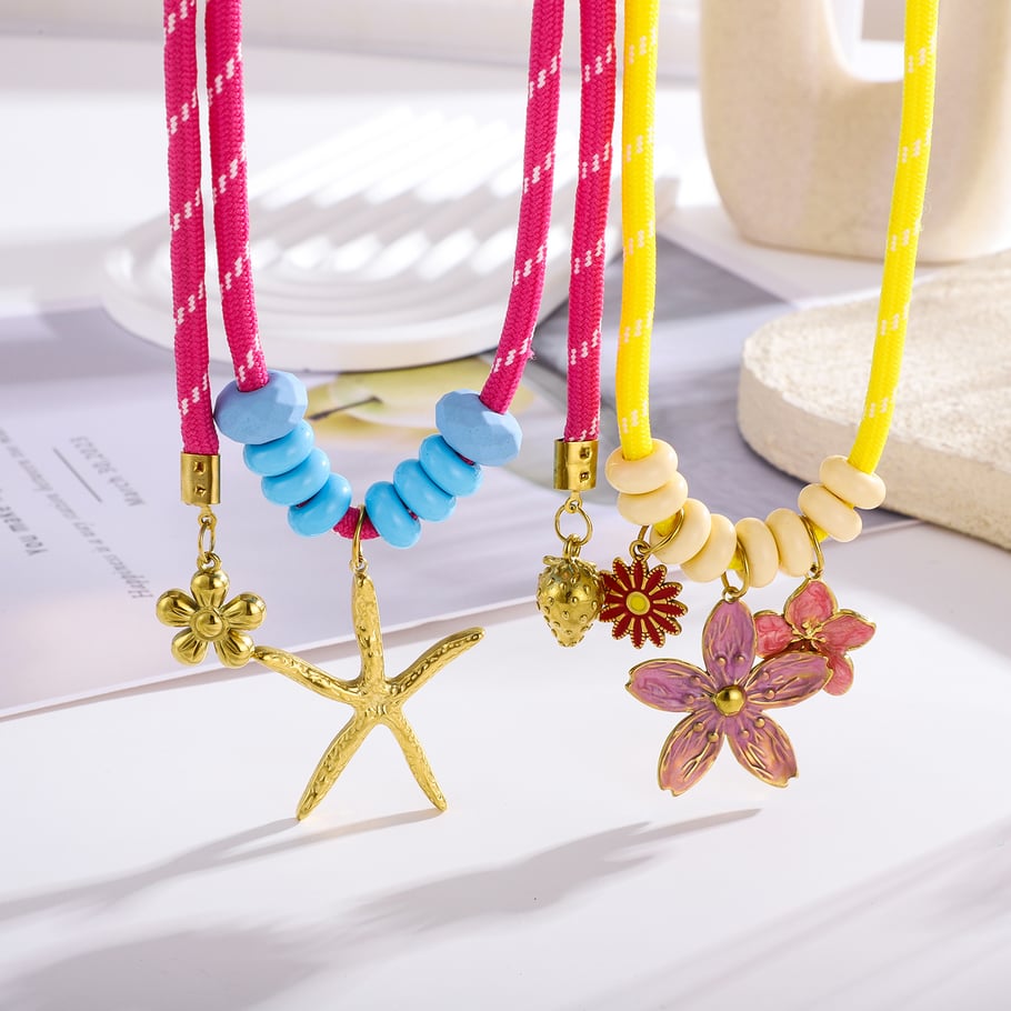1 pezzo di collana con ciondolo a forma di fiore e stella marina in acciaio inossidabile color oro da donna Immagine4