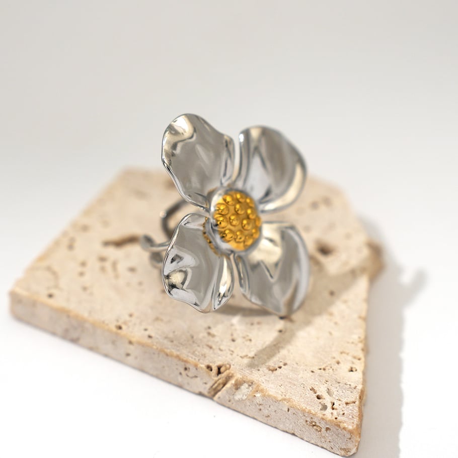 Leichte, luxuriöse, schlichte Statement-Ringe aus Edelstahl mit Blumenmuster Bild4