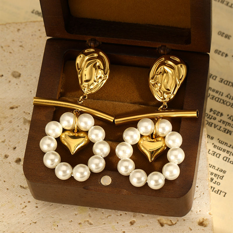 1 paio di orecchini pendenti in acciaio inossidabile color oro con cuore retrò della serie Romantic Immagine2