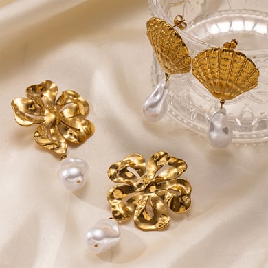 1 Pair Retro Flower Stainless Steel Gold Color Drop Earrings h5 Picture4