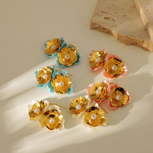 1 Paar Ohrringe im Retro-Blumen-Design der Romantischen Serie aus Edelstahl in Goldfarbe 2