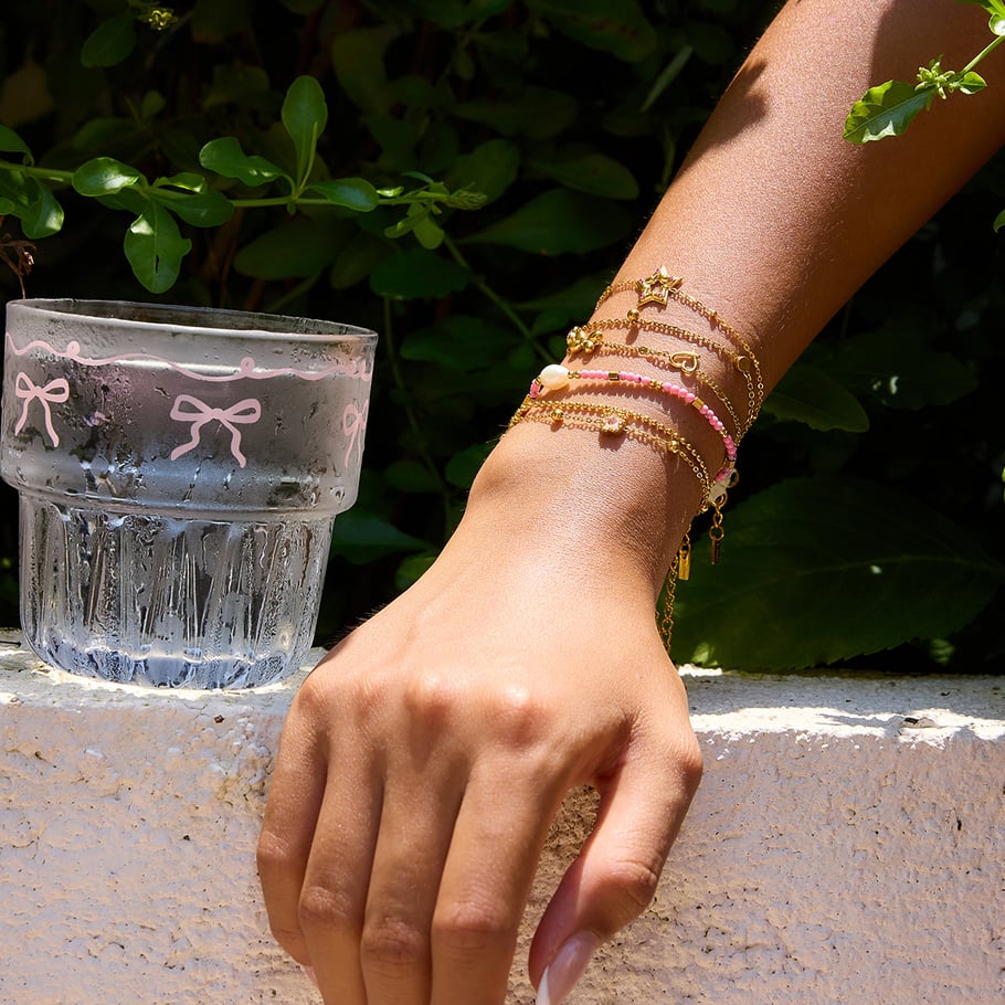 1 pulsera con dije de estrella encantadora de acero inoxidable color dorado para mujer Imagen5