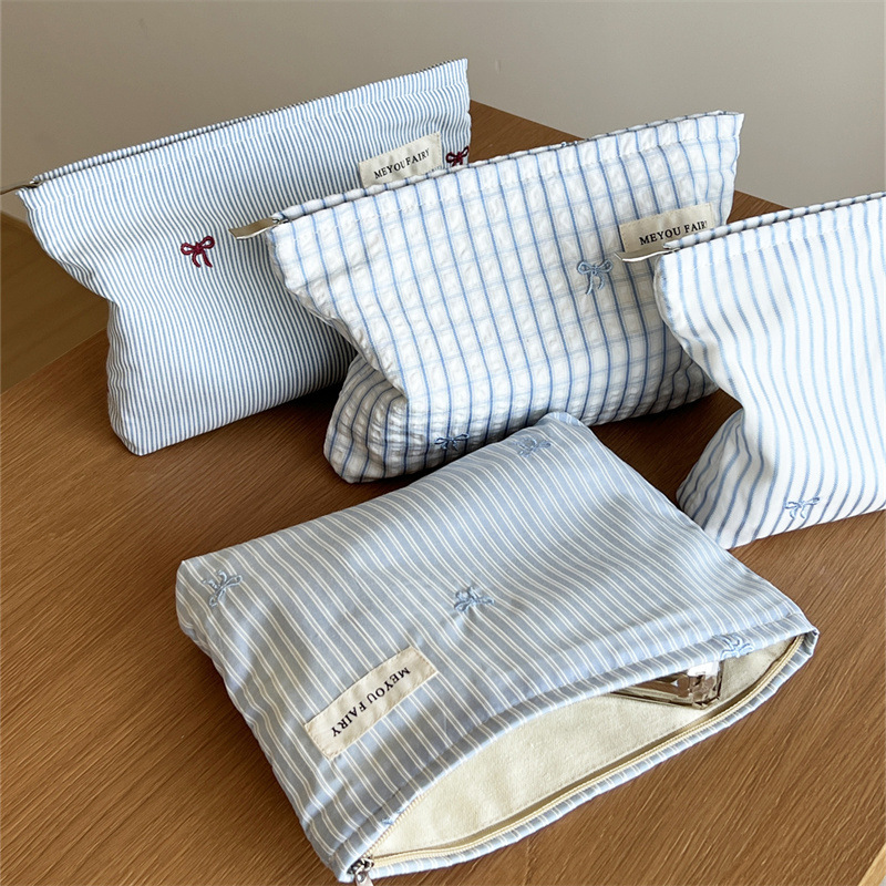 1 Parça Simple Series Sweet Strip Polyester Kadın Makyaj Çantası Resim5