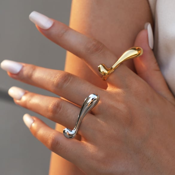 1 Stück einfache, unregelmäßig geformte Statement-Ringe aus Edelstahl in Goldfarbe