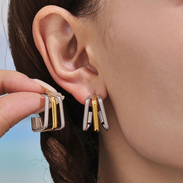 1 Paar minimalistische rechteckige Creolen aus Edelstahl in Goldfarbe für Damen