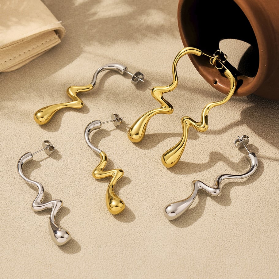 1 paio di orecchini pendenti da donna in acciaio inossidabile color oro dalla forma irregolare, adatti tutti i giorni Immagine5