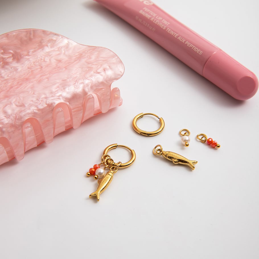 1 par de pendientes colgantes de acero inoxidable dorados con diseño de pez para mujer Imagen4