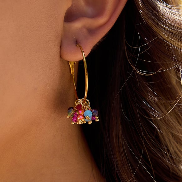 1 Paar Creolen aus der luxuriösen Serie mit polychromen Perlen aus Edelstahl in Goldfarbe für Damen 2
