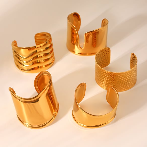 1 paio di braccialetti a polsino da donna in acciaio inossidabile color oro con tartaruga giornaliera
