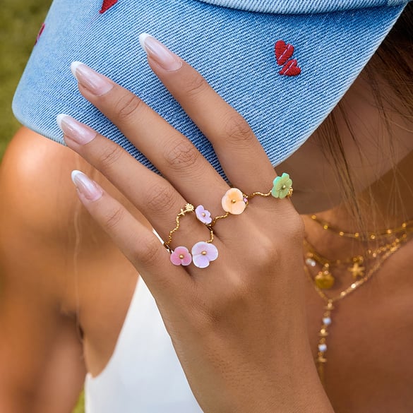 Anillos llamativos de acero inoxidable en color dorado con diseño de flores elegantes de 1 pieza