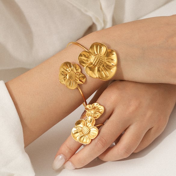 1 Piece Elegant Flower Stainless Steel Gold Color Women's Bangles 2