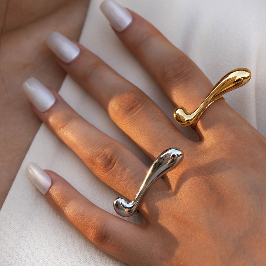 Anillos llamativos de acero inoxidable en color dorado con forma irregular simple de 1 pieza Imagen5