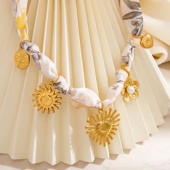 1 Stück Simple Series Daily Heart Silk Goldfarbene Damen-Anhängerketten 2