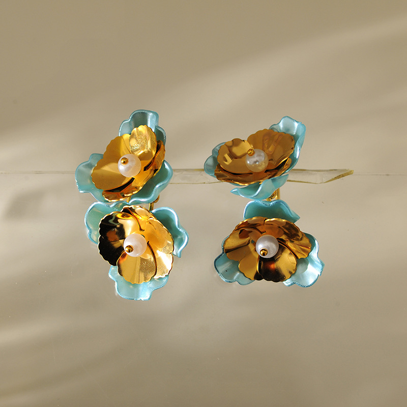 1 paio di orecchini pendenti in acciaio inossidabile color oro con fiori retrò della serie romantica Immagine5