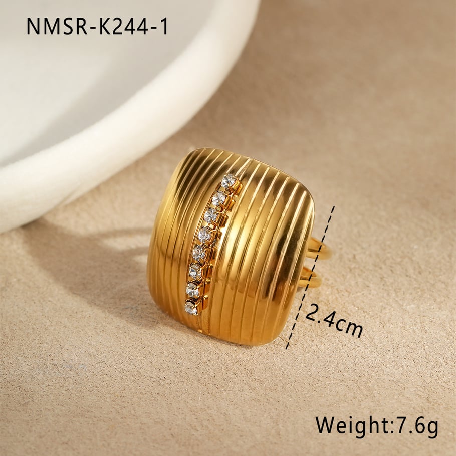 1 Piece Luxurious Stainless Steel Statement Ring 