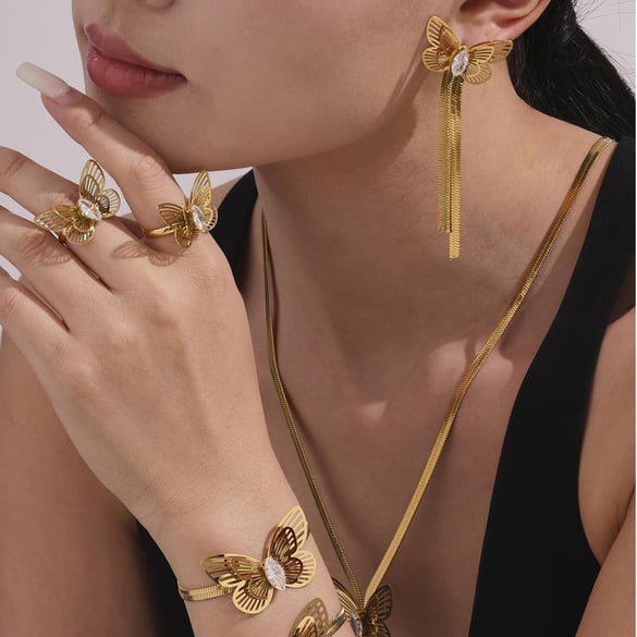 Conjunto de joyería para mujer de 1 pieza de acero inoxidable con mariposa romántica en color dorado 2