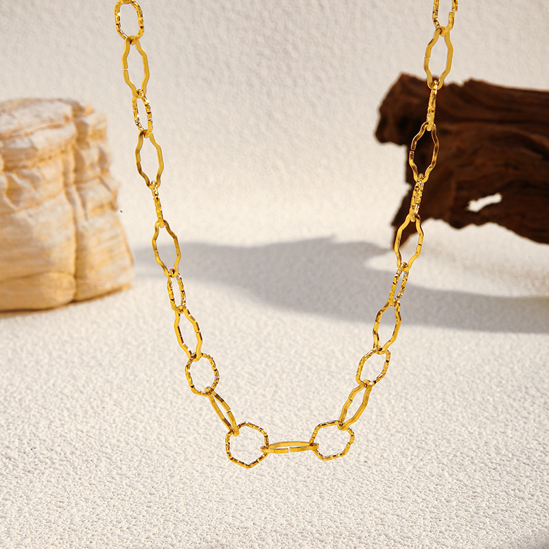 Collana con catena color oro semplice in acciaio inossidabile da 1 pezzo Immagine4