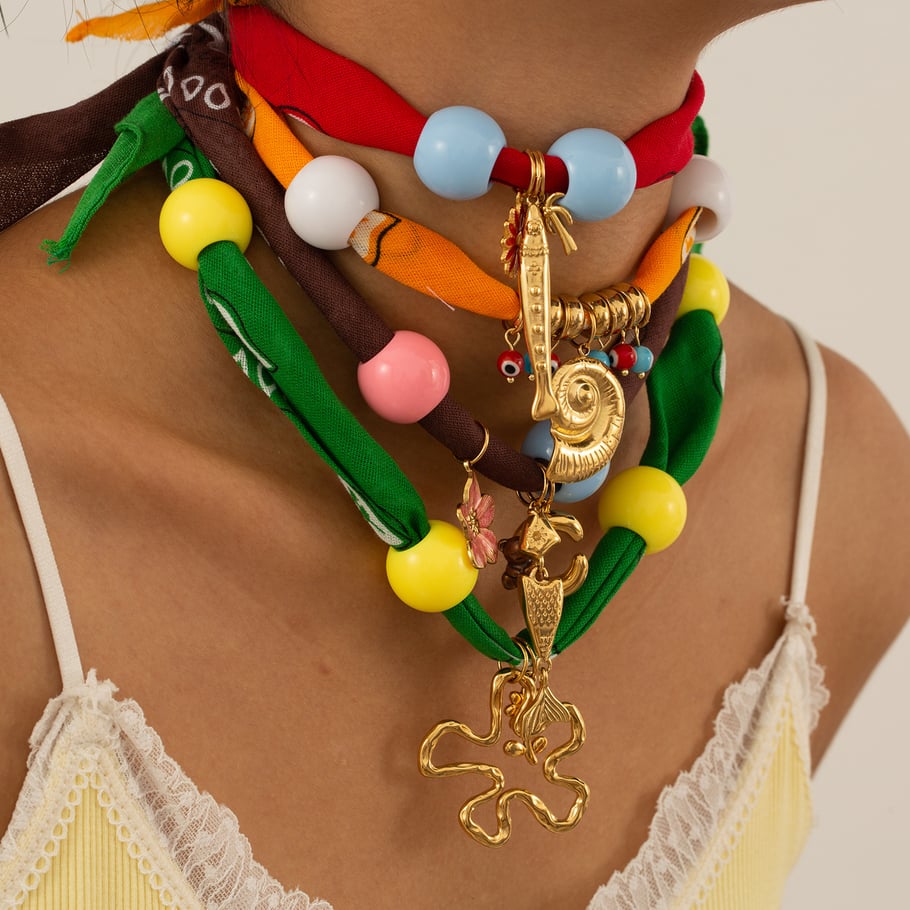1 pezzo di collana con ciondolo a forma di pesce con fiore colorato in acciaio inossidabile color oro da donna Immagine2