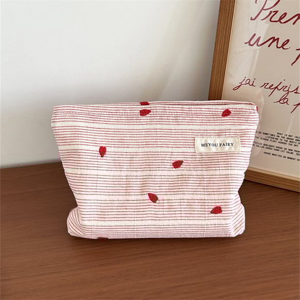 1 Piece Sweet Pink Heart-themed Women's Makeup Bag 2