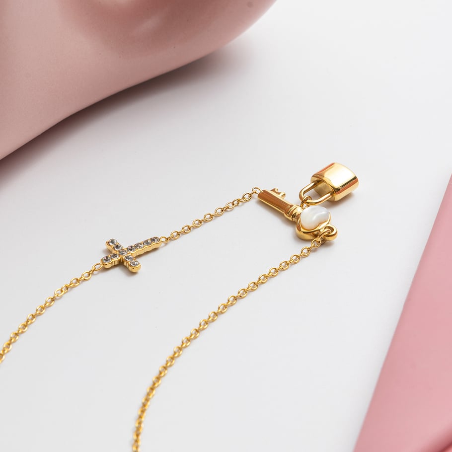 1 pieza elegante collar con colgante de llave de acero inoxidable color dorado para mujer Imagen7