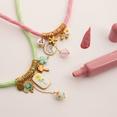 1 collar con colgante de gota dorada de la serie romántica para mujer h5 Imagen4