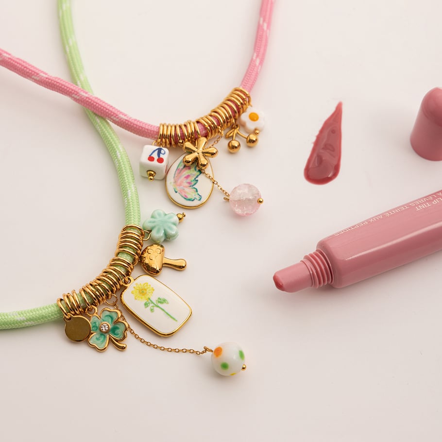 1 collar con colgante de gota dorada de la serie romántica para mujer Imagen4