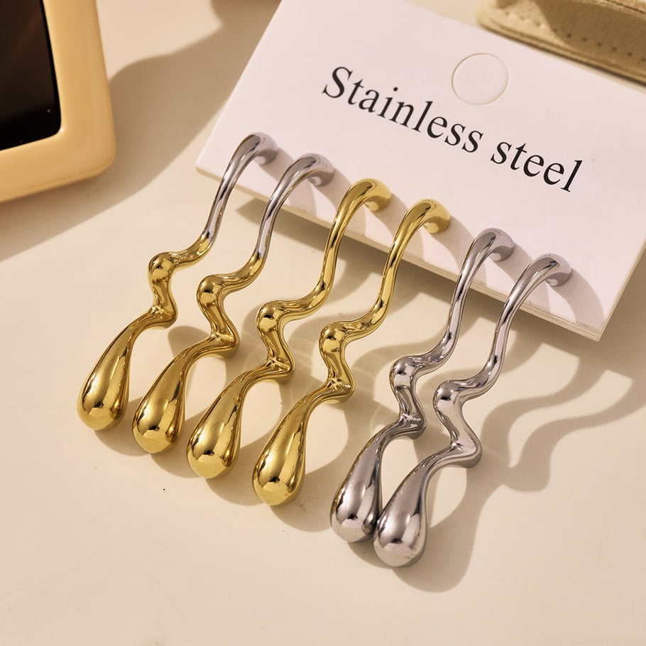 1 paio di orecchini pendenti da donna in acciaio inossidabile color oro dalla forma irregolare, adatti tutti i giorni Immagine6