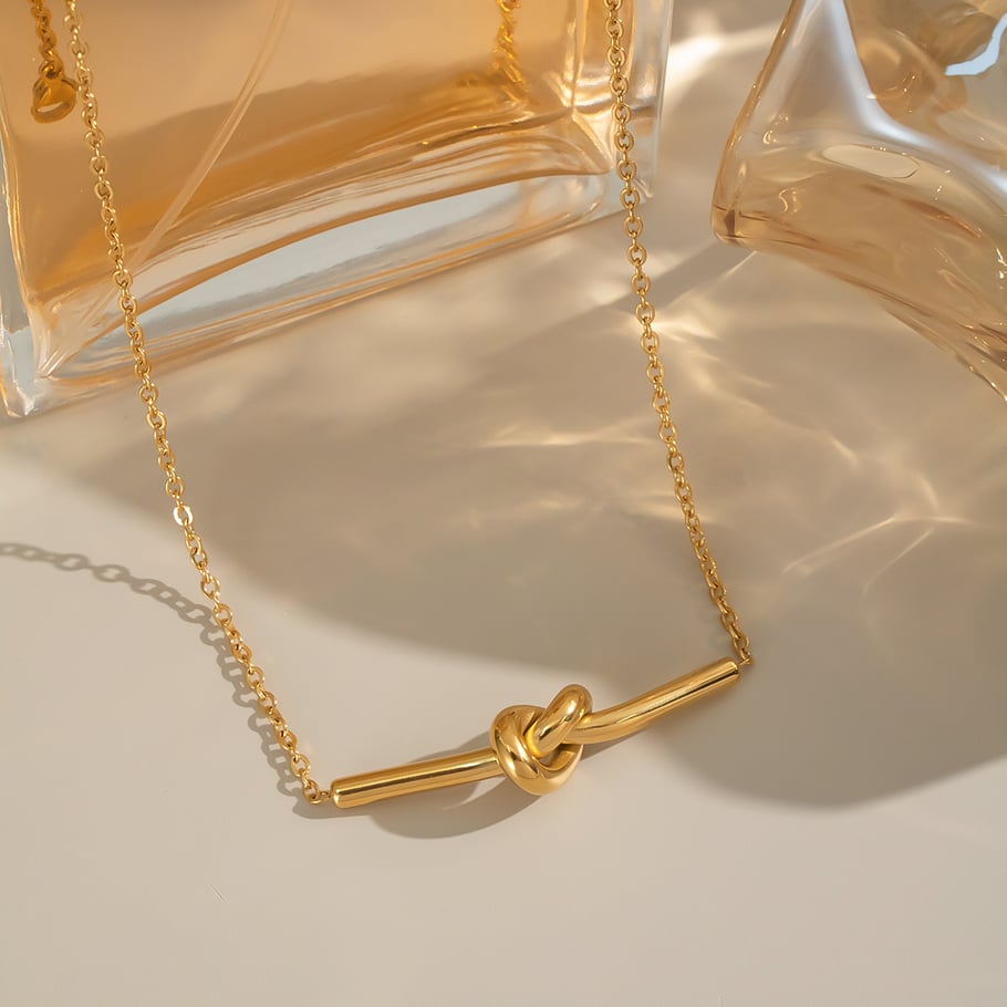 1 pezzo semplice semplice collana da donna in acciaio inossidabile color oro con torsione Immagine2