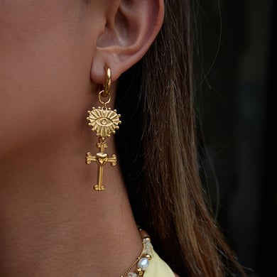 1 par de pendientes colgantes retro de acero inoxidable con forma de corazón y cruz, color dorado, para mujer h5 Imagen5