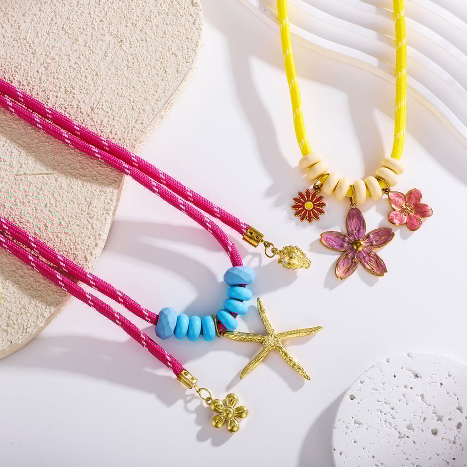 1 pezzo di collana con ciondolo a forma di fiore e stella marina in acciaio inossidabile color oro da donna Immagine3