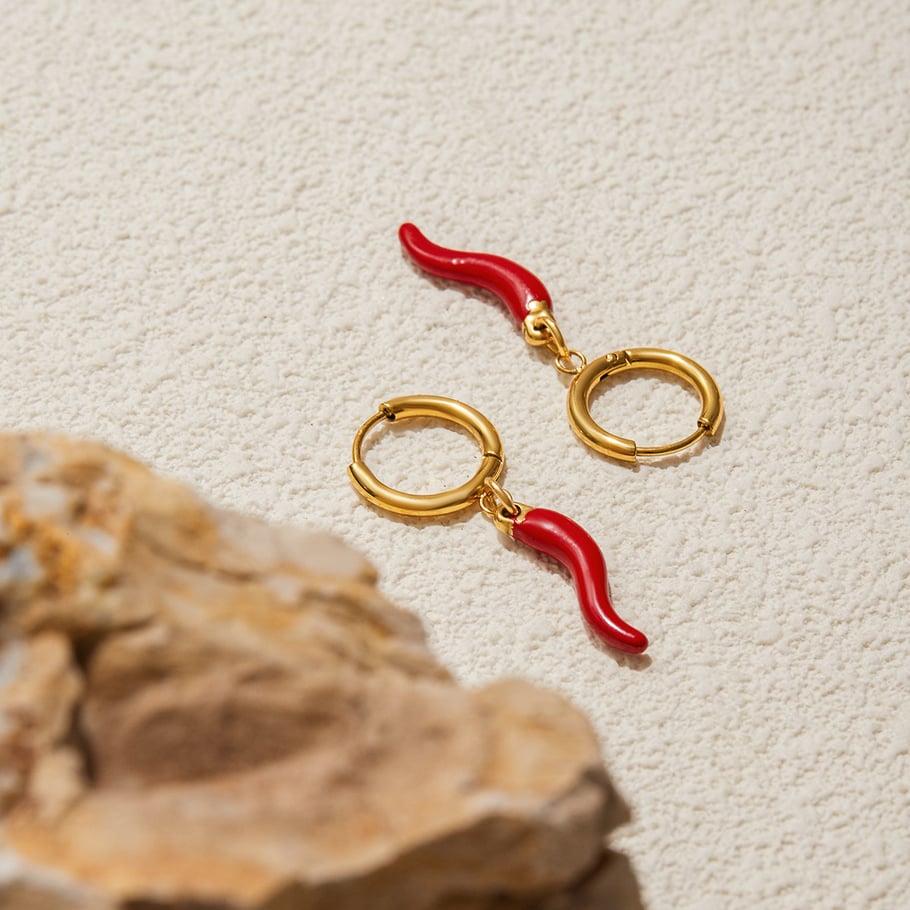 1 paire de boucles d&#39;oreilles pendantes en acier inoxydable couleur or pour femme, motif piment rouge audacieux Image6