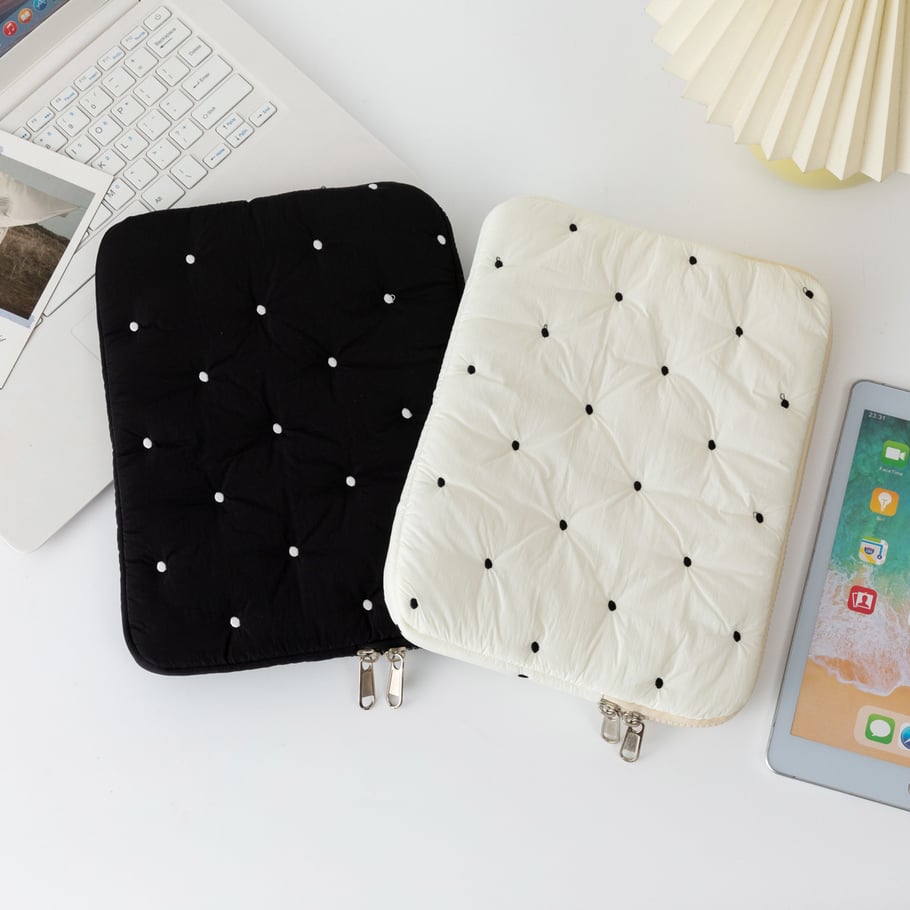 1 Piece Simple Series Classic Polka Dots Polyester Women's Tech Bags Picture4