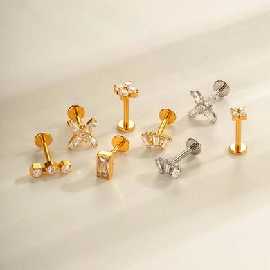 1 pieza de pendientes de perforación con flor diaria de aleación de titanio y circonita de color dorado para mujer h5 Imagen4